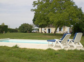 Monfoucon cottage with pool