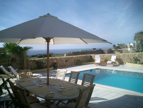 villa pool with view